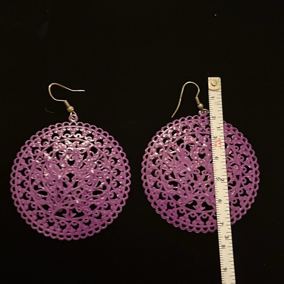 Purple Lace-like Round Dangly  Earrings - Picture 9 of 17